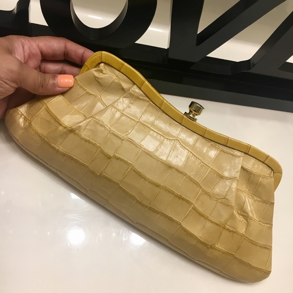 NEW ITEM✨Banana Republic Clutch✨